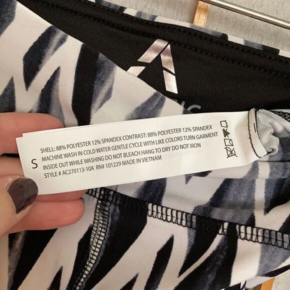 Athletic Collection Capri Legging - Picture 8 of 8